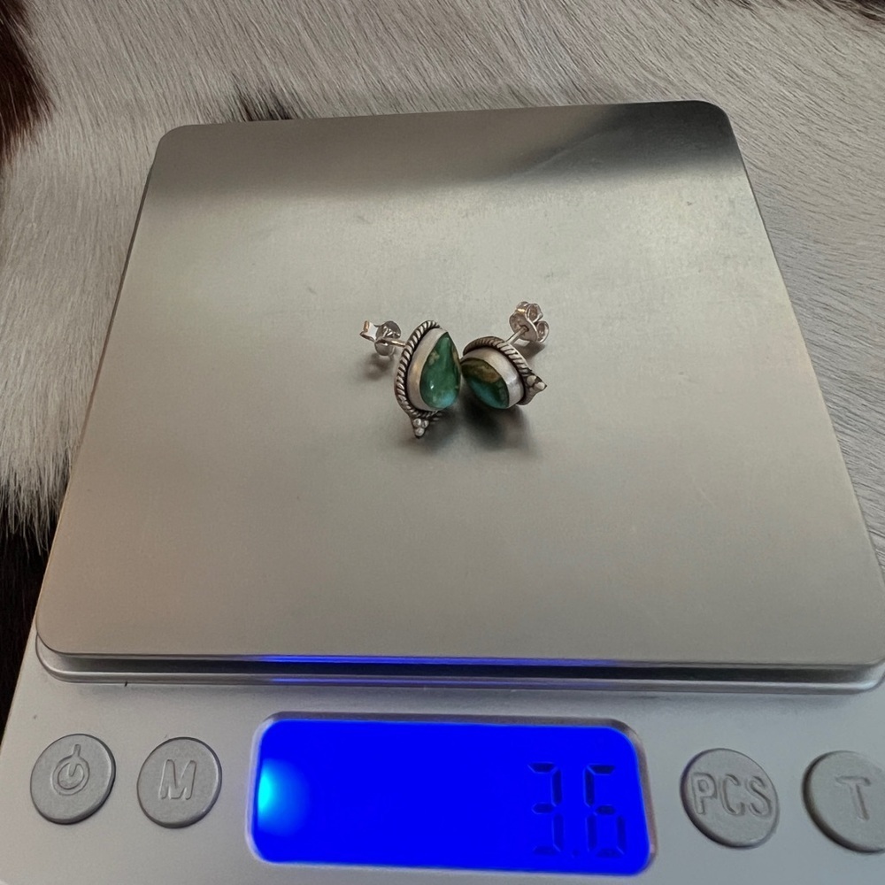❤️ Sonoran Gold Turquoise Navajo Style Brushed 925 Stud Earrings UNIQUE MATRIX - Picture 9 of 12